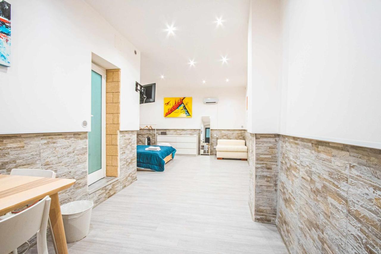 The Castle Apartment Бари Екстериор снимка